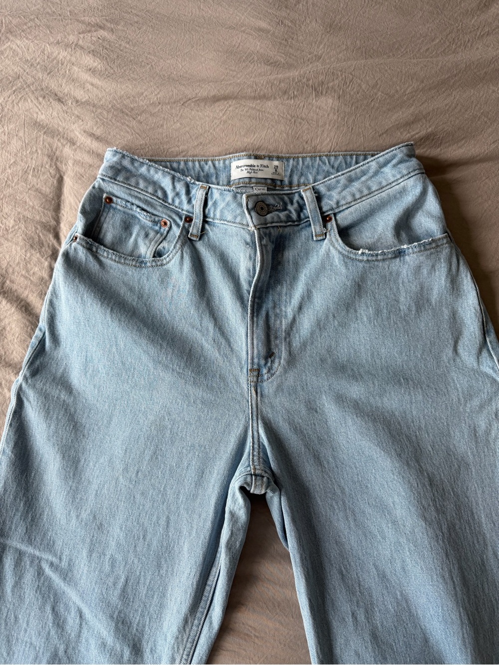 Abercrombie & Fitch Light Blue High-Rise Relaxed Jeans - Picture 2 of 5